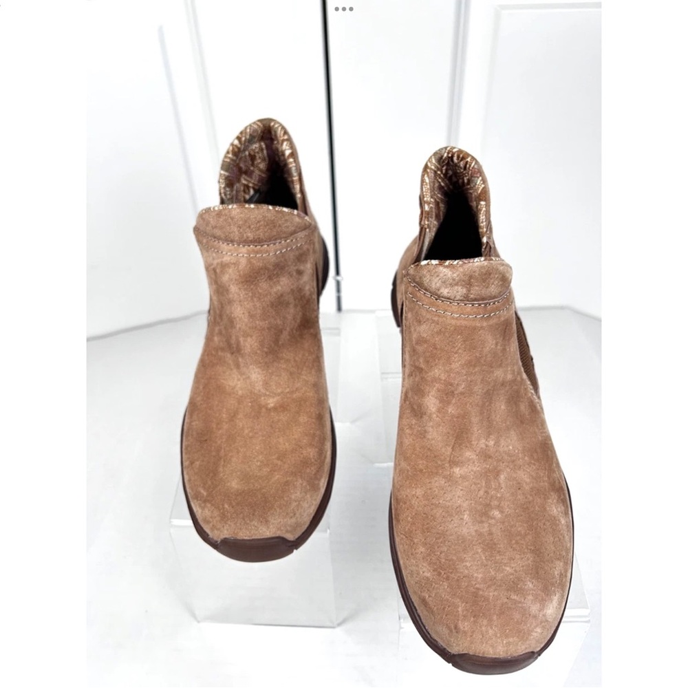 SKECHERS Womens Relaxed Fit Bikers Shoe Brown Chelsea Ankle Boots Slip On SZ 9.5